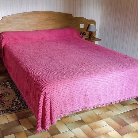 Quaint Holiday By The Orchards In Morainville-jouveaux *