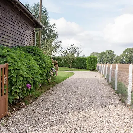 Quaint Holiday By The Orchards In Morainville-jouveaux