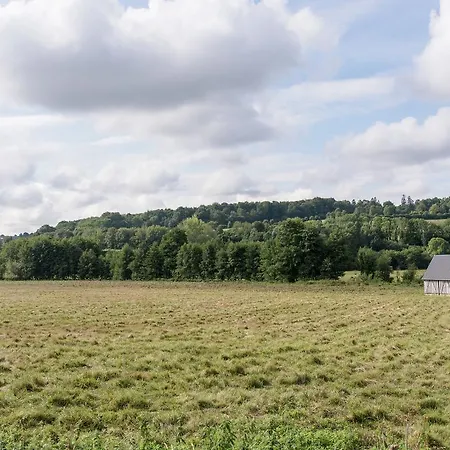 Quaint Holiday By The Orchards In Morainville-jouveaux Hébergement de vacances *